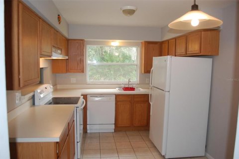 House in Apopka, Florida 3 bedrooms, 119.29 sq.m. № 2148604 - photo 3