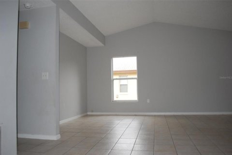 House in Apopka, Florida 3 bedrooms, 119.29 sq.m. № 2148604 - photo 4