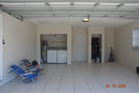 House in Apopka, Florida 3 bedrooms, 119.29 sq.m. № 2148604 - photo 13