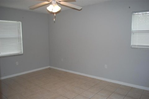 House in Apopka, Florida 3 bedrooms, 119.29 sq.m. № 2148604 - photo 7