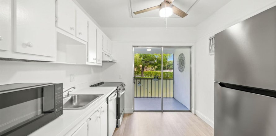 Condominio en Margate, Florida, 1 dormitorio № 2242209