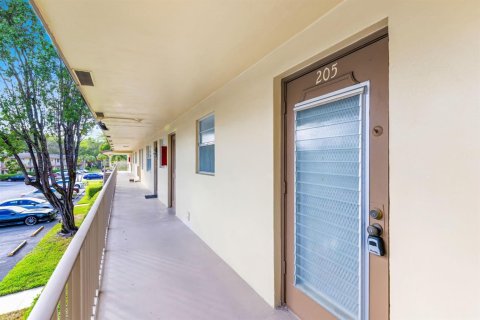 Condominio en venta en Margate, Florida, 1 dormitorio, 68.19 m2 № 2242209 - foto 13