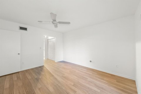 Condominio en venta en Margate, Florida, 1 dormitorio, 68.19 m2 № 2242209 - foto 16