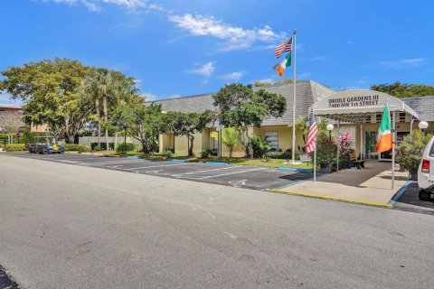 Condominio en venta en Margate, Florida, 1 dormitorio, 68.19 m2 № 2242209 - foto 2