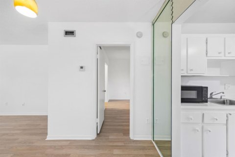 Condominio en venta en Margate, Florida, 1 dormitorio, 68.19 m2 № 2242209 - foto 11