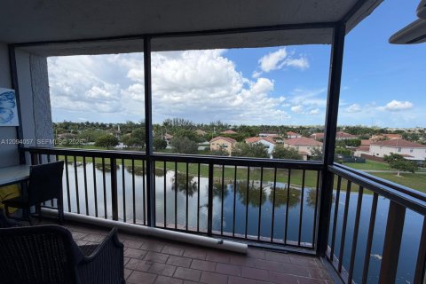 Copropriété à vendre à Miami, Floride: 2 chambres, 94.2 m2 № 2385155 - photo 5
