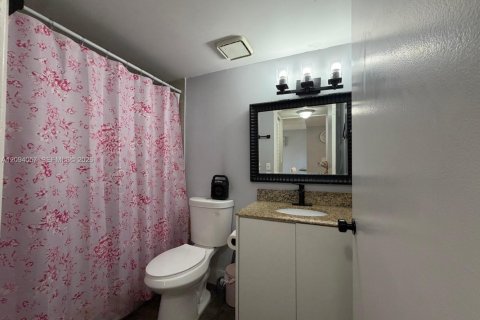 Copropriété à vendre à Miami, Floride: 2 chambres, 94.2 m2 № 2385155 - photo 18
