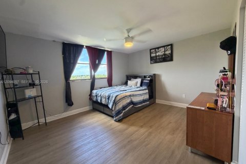 Copropriété à vendre à Miami, Floride: 2 chambres, 94.2 m2 № 2385155 - photo 10