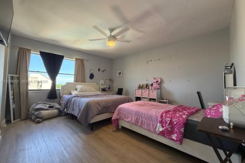 Copropriété à vendre à Miami, Floride: 2 chambres, 94.2 m2 № 2385155 - photo 17