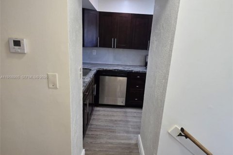 Купить кондоминиум в Санрайз, Флорида 4 спальни, 159.05м2, № 2017587 - фото 24