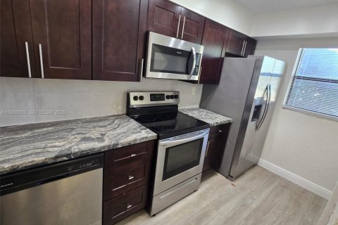 Купить кондоминиум в Санрайз, Флорида 4 спальни, 159.05м2, № 2017587 - фото 21