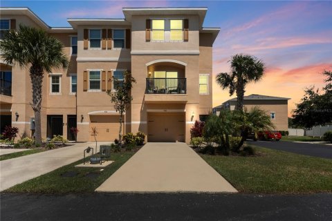 Adosado en venta en New Port Richey, Florida, 3 dormitorios, 153.47 m2 № 1888624 - foto 1