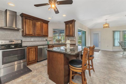 House in Port Charlotte, Florida 3 bedrooms, 211.17 sq.m. № 1573010 - photo 20