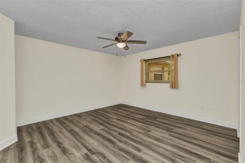 House in Port Charlotte, Florida 3 bedrooms, 211.17 sq.m. № 1573010 - photo 16