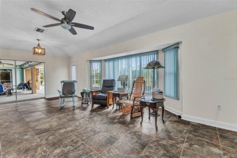 House in Port Charlotte, Florida 3 bedrooms, 211.17 sq.m. № 1573010 - photo 30