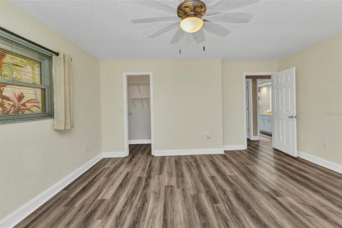 House in Port Charlotte, Florida 3 bedrooms, 211.17 sq.m. № 1573010 - photo 17