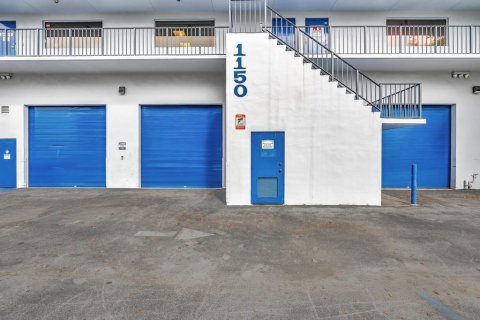 Commercial property in Pompano Beach, Florida № 2146750 - photo 4