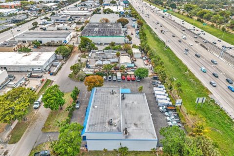 Commercial property in Pompano Beach, Florida № 2146750 - photo 18