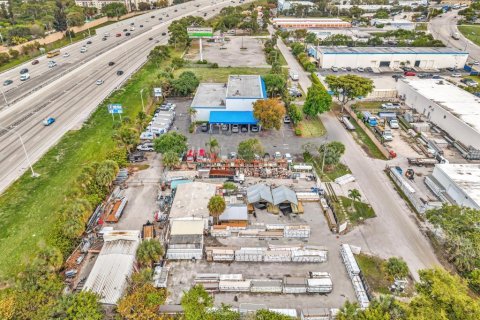 Commercial property in Pompano Beach, Florida № 2146750 - photo 16