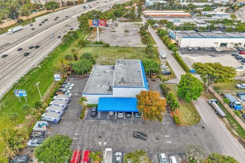 Commercial property in Pompano Beach, Florida № 2146750 - photo 15