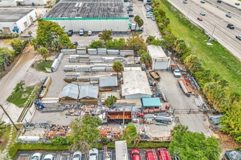Commercial property in Pompano Beach, Florida № 2146750 - photo 12