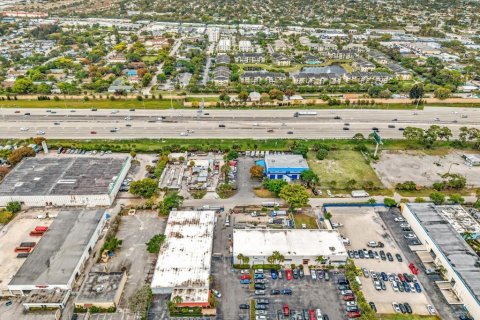 Commercial property in Pompano Beach, Florida № 2146750 - photo 20