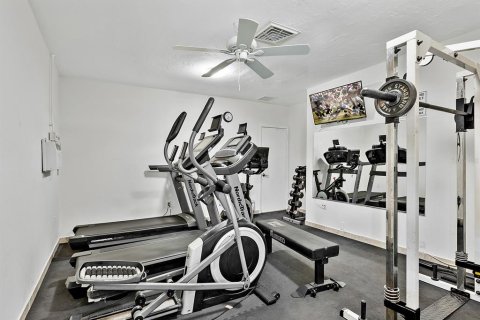 Condominio en venta en Sarasota, Florida, 1 dormitorio, 61.59 m2 № 1880832 - foto 17