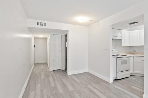 Condominio en venta en Sarasota, Florida, 1 dormitorio, 61.59 m2 № 1880832 - foto 7