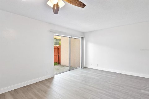 Condominio en venta en Sarasota, Florida, 1 dormitorio, 61.59 m2 № 1880832 - foto 3