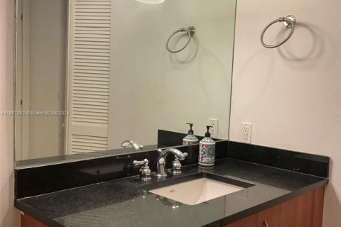 Condominio en venta en Miami, Florida, 1 dormitorio, 50.54 m2 № 2080404 - foto 12