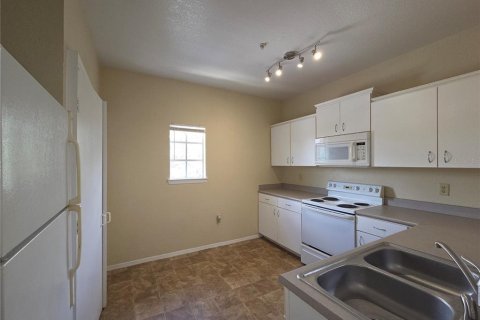 Copropriété à louer à Lake Mary, Floride: 1 chambre, 88.35 m2 № 2395736 - photo 3