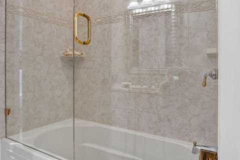 House in Boca Raton, Florida 4 bedrooms, 180.88 sq.m. № 2249645 - photo 25