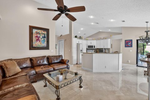 House in Boca Raton, Florida 4 bedrooms, 180.88 sq.m. № 2249645 - photo 13