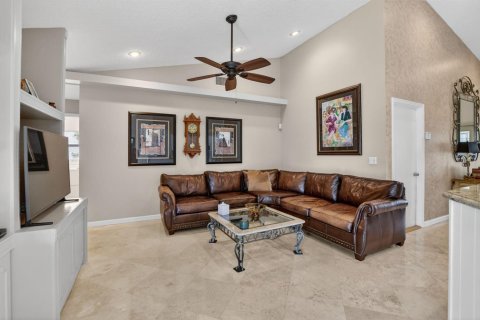House in Boca Raton, Florida 4 bedrooms, 180.88 sq.m. № 2249645 - photo 12