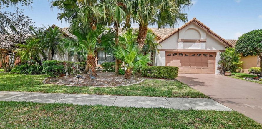House in Boca Raton, Florida 4 bedrooms, 180.88 sq.m. № 2249645