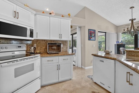 House in Boca Raton, Florida 4 bedrooms, 180.88 sq.m. № 2249645 - photo 19