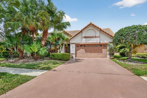 House in Boca Raton, Florida 4 bedrooms, 180.88 sq.m. № 2249645 - photo 3