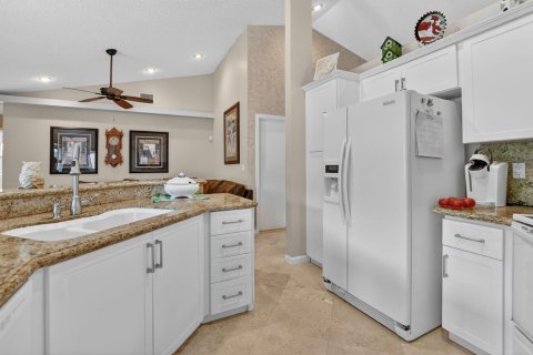House in Boca Raton, Florida 4 bedrooms, 180.88 sq.m. № 2249645 - photo 17