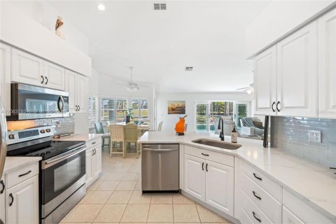 Villa ou maison à louer à Estero, Floride: 3 chambres, 152.82 m2 № 2283754 - photo 26