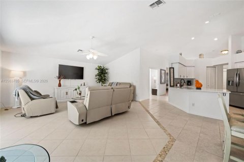 Villa ou maison à louer à Estero, Floride: 3 chambres, 152.82 m2 № 2283754 - photo 20