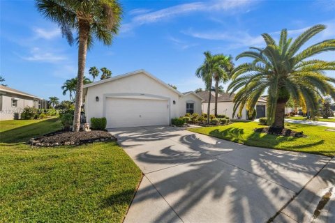 Casa en Estero, Florida 3 dormitorios, 152.82 m2 № 2283754