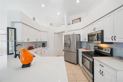 Villa ou maison à louer à Estero, Floride: 3 chambres, 152.82 m2 № 2283754 - photo 24