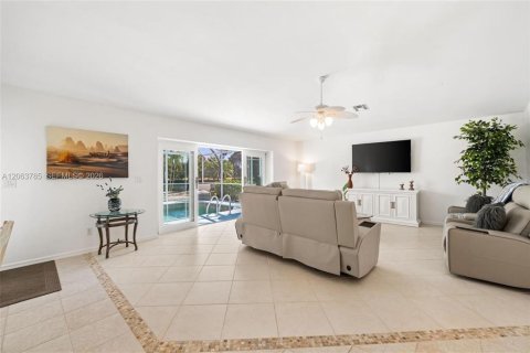 Villa ou maison à louer à Estero, Floride: 3 chambres, 152.82 m2 № 2283754 - photo 17