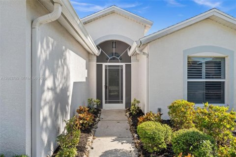 Villa ou maison à louer à Estero, Floride: 3 chambres, 152.82 m2 № 2283754 - photo 4