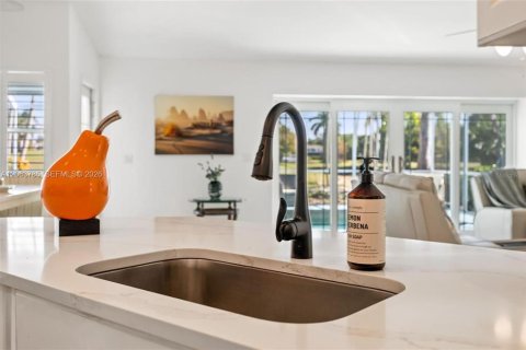 Villa ou maison à louer à Estero, Floride: 3 chambres, 152.82 m2 № 2283754 - photo 30