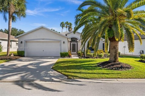 Villa ou maison à louer à Estero, Floride: 3 chambres, 152.82 m2 № 2283754 - photo 2