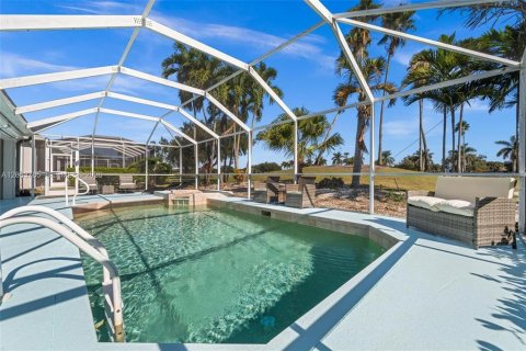 Villa ou maison à louer à Estero, Floride: 3 chambres, 152.82 m2 № 2283754 - photo 8