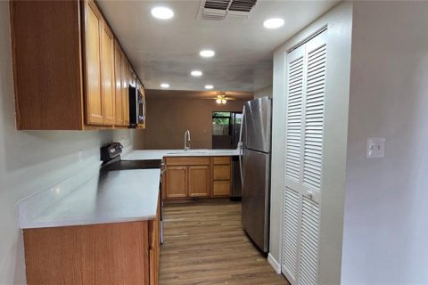 Adosado en alquiler en Kissimmee, Florida, 2 dormitorios, 99.78 m2 № 1912943 - foto 4