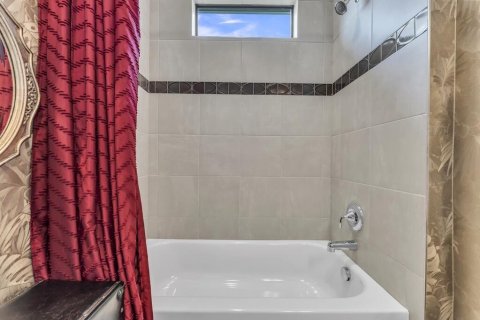 Купить виллу или дом в Уэстлейк, Флорида 6 комнат, 215.35м2, № 2085154 - фото 24