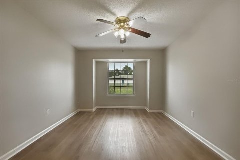 Villa ou maison à vendre à Deltona, Floride: 3 chambres, 145.02 m2 № 2431114 - photo 12